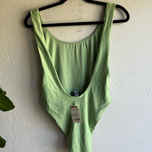 New Aerie Super Scoop One Piece Swimsuit
Medium 
Camper green - Picture 5 of 8